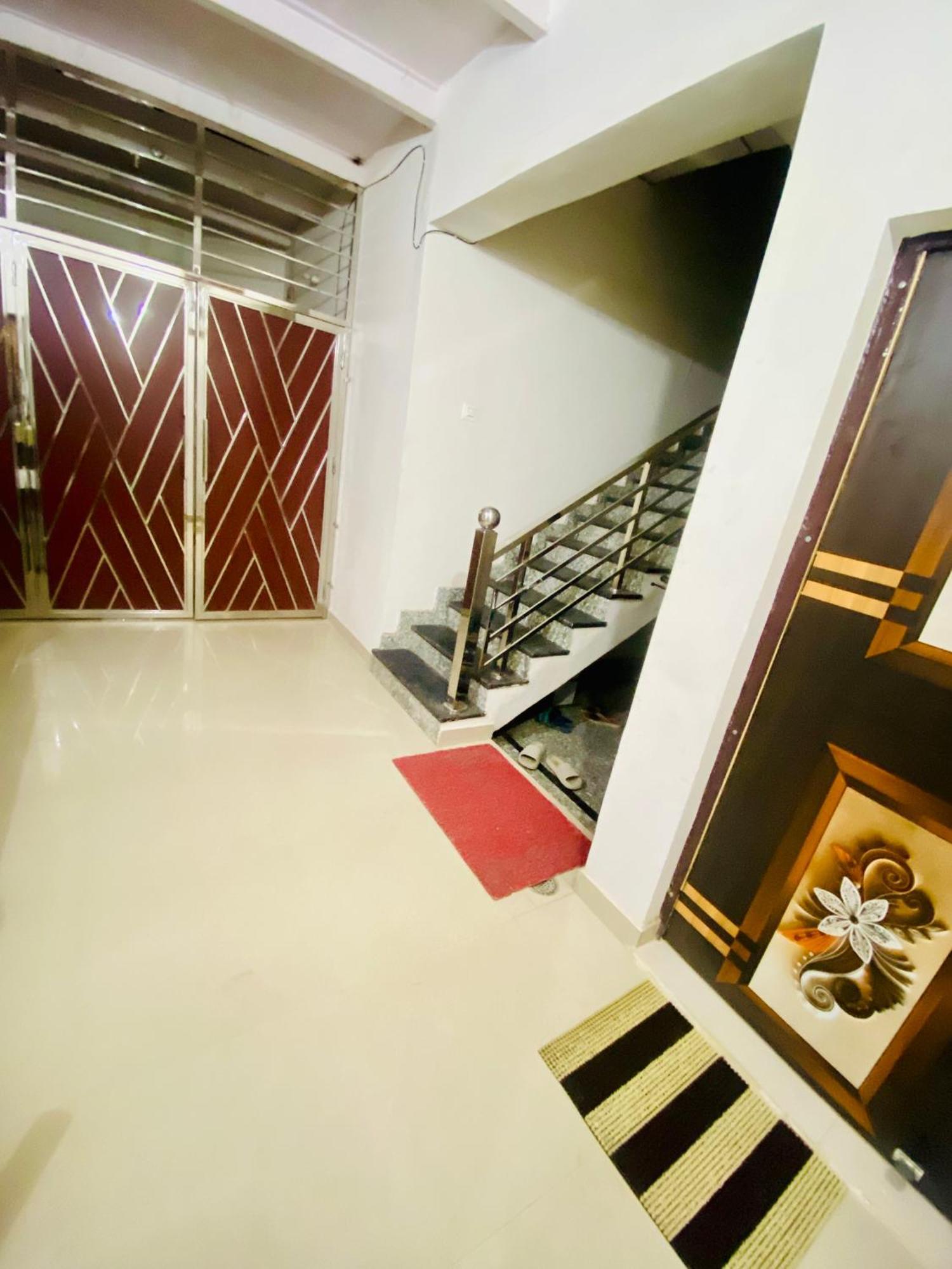 Nirupam Sadan Homestay Vrindavan Exterior photo