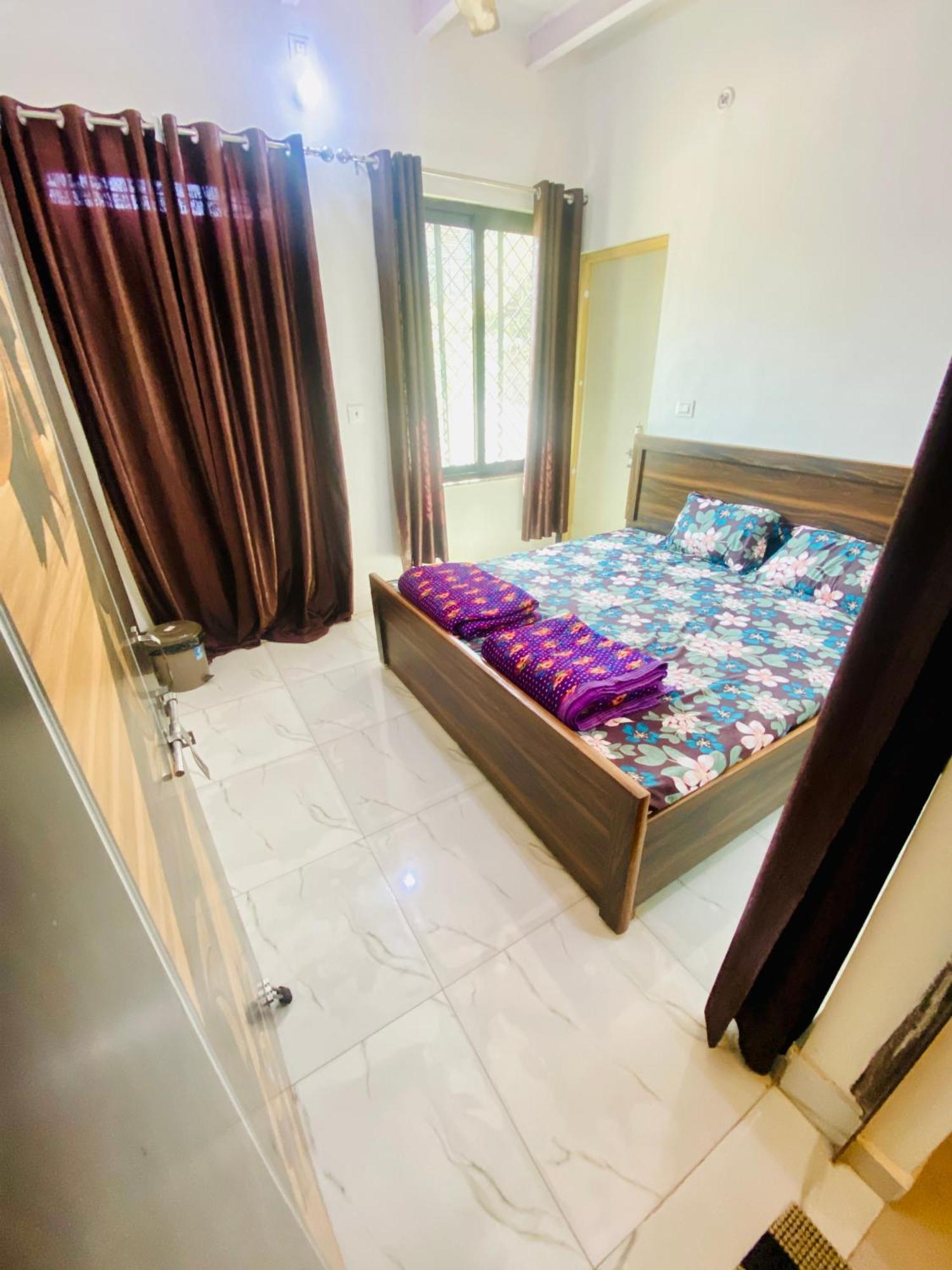 Nirupam Sadan Homestay Vrindavan Exterior photo